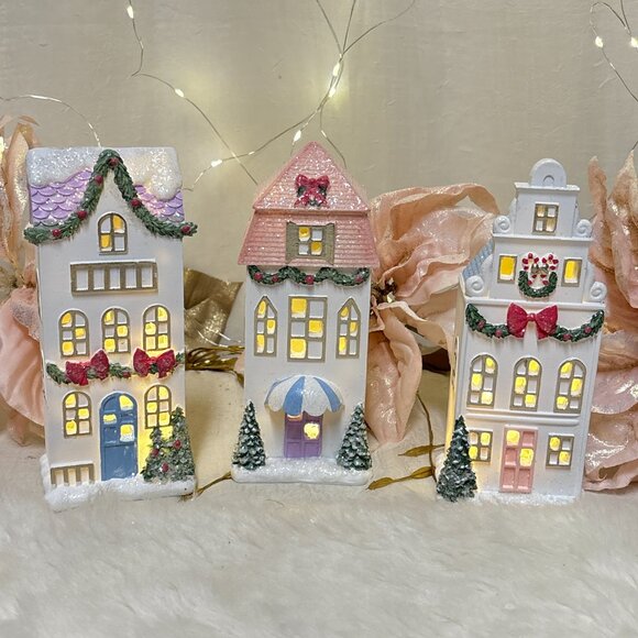 Christmas Cynthia Rowley Pastel Resin LED Lighted Village Houses Set of 3 NIB - Picture 8 of 9